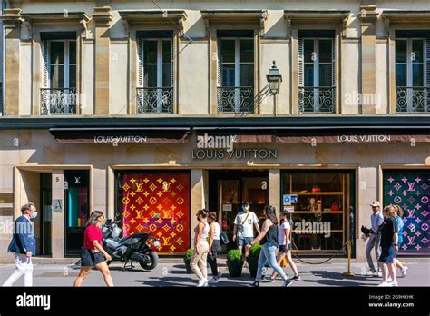 clothing stores in strasbourg.